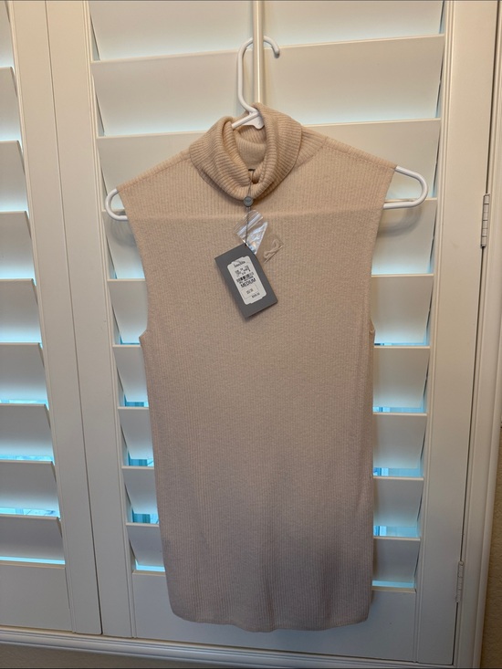 Neiman Marcus Tops - Sleeveless CASHMERE Turtleneck Knit Top - Beige